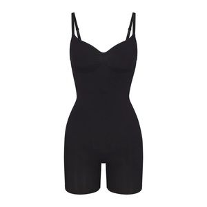 SKIMS SEAMLESS SCULPT MID THIGH BODYSUIT in Onyx Black Size Small